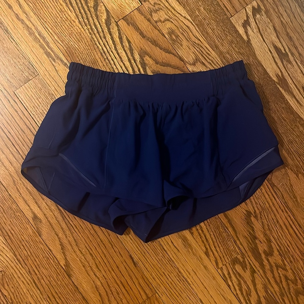 Lululemon Hotty Hot Shorts 2.5”